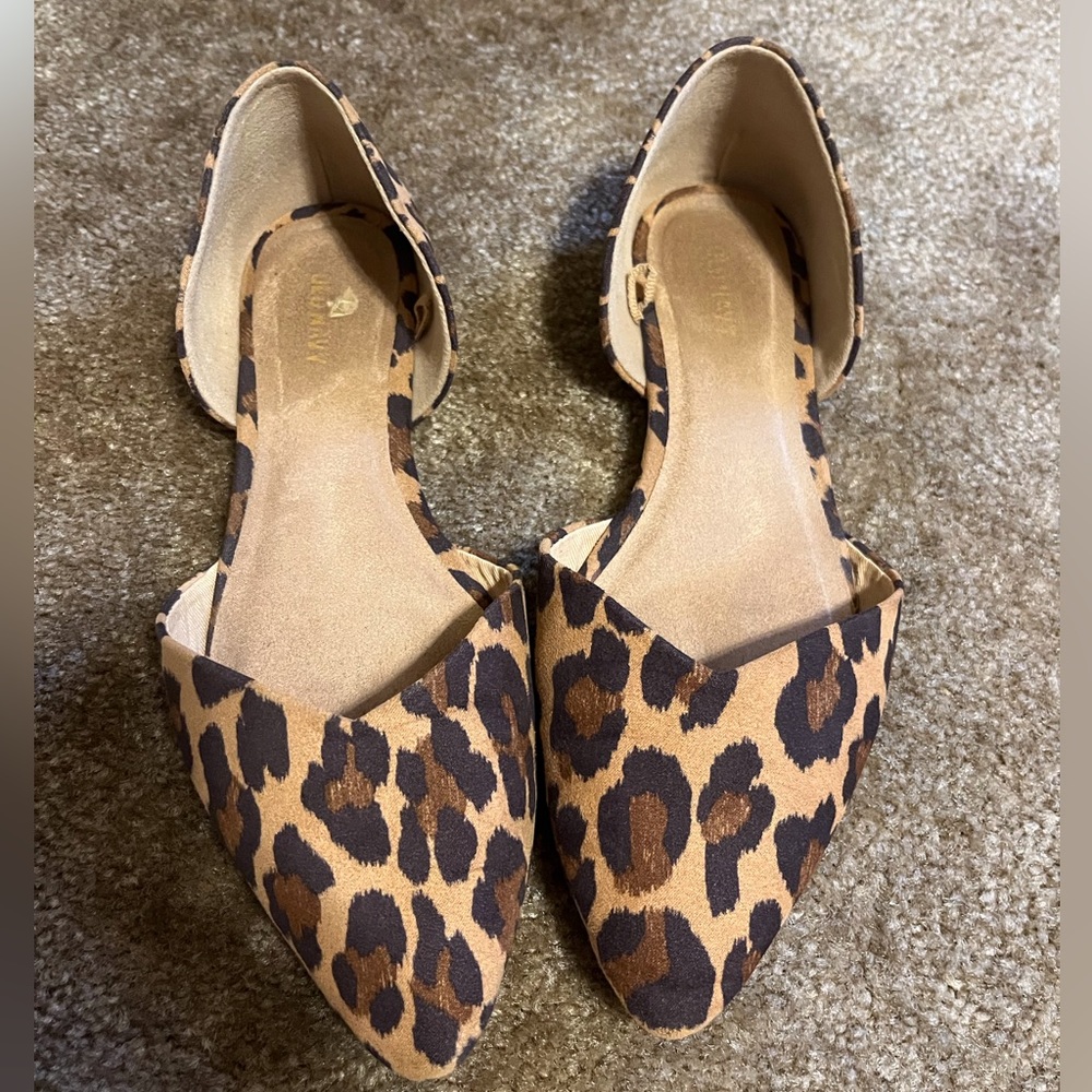 Old Navy Cheetah print Flats Size 8